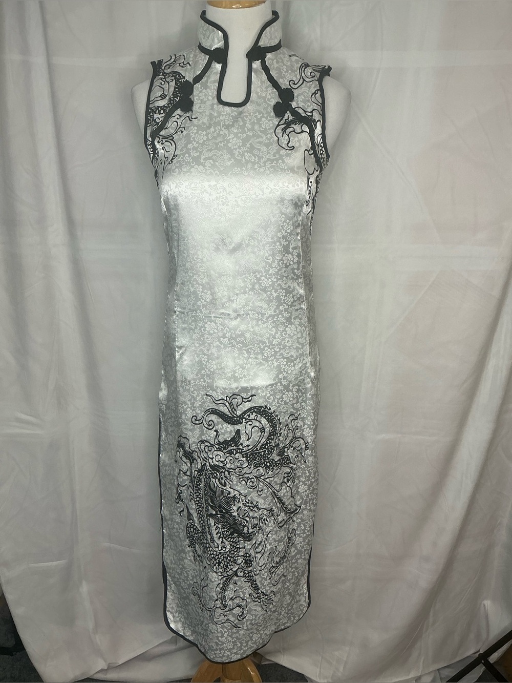 2191 - Silver Dragon Brocade Cheongsam Qipao Dress | Mandarin Collar Sleeveless - Picture 2 of 11